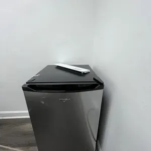 WHIRLPOOL MINI FRIDGE WITH FREEZER COMPARTMENT