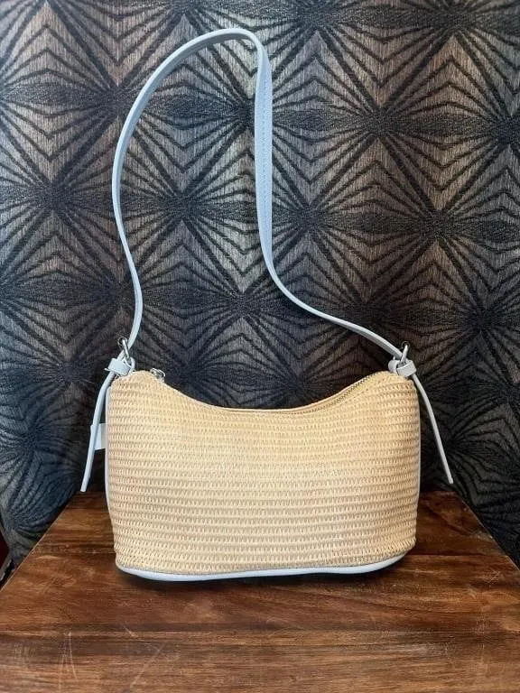 Woven straw shoulder bag