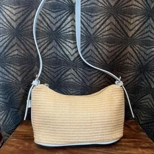 Woven straw shoulder bag