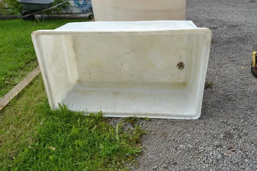 Large water tub