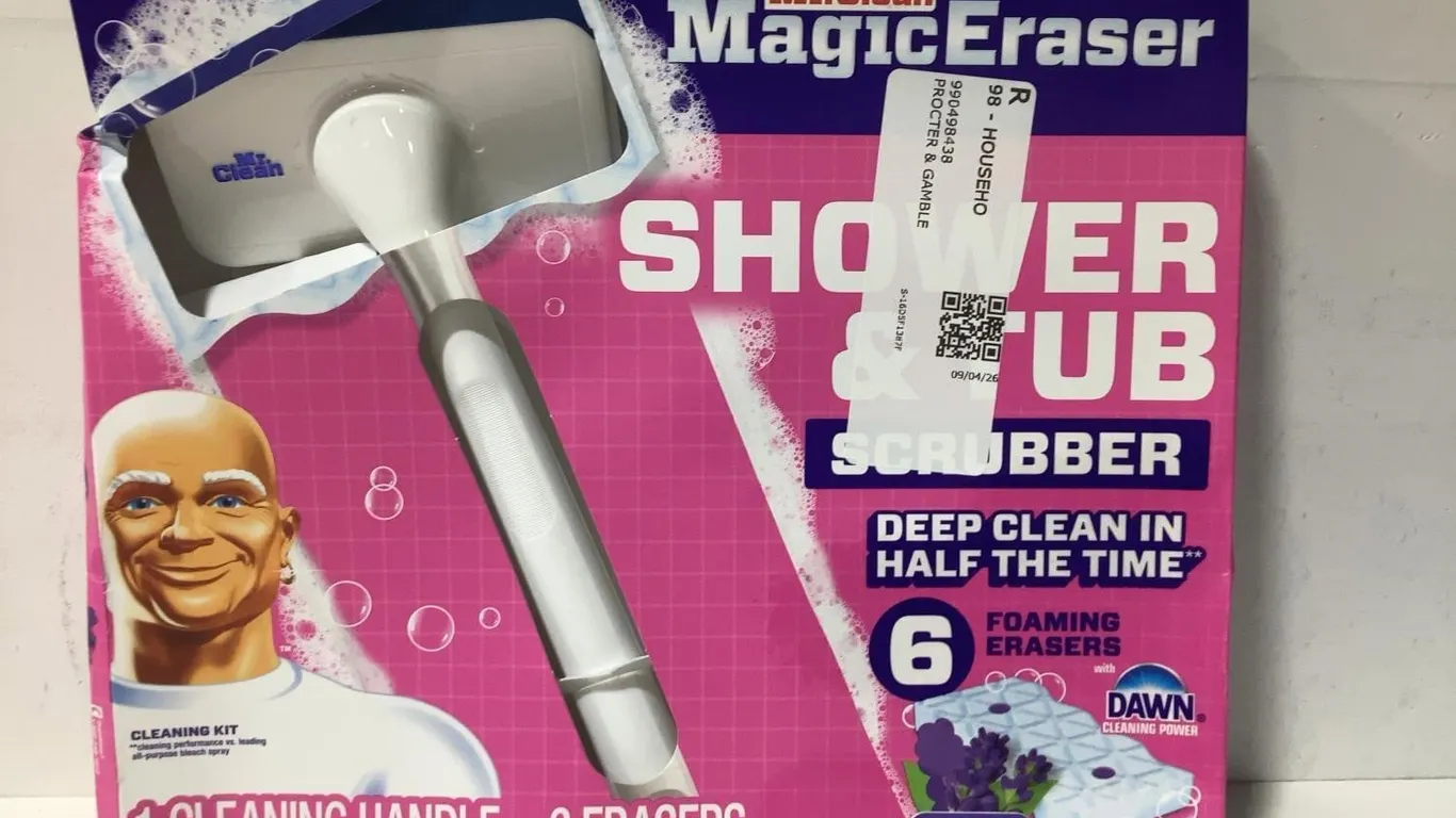 Mr. Clean Shower and Tub Scrubber Kit 6 Erasers