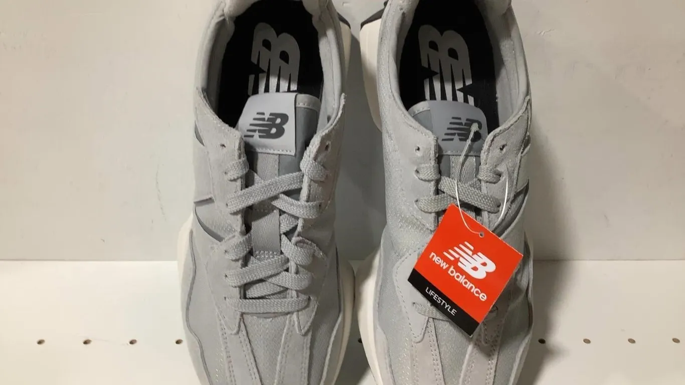 New Balance 327 Sneakers Grey Size 8.5 Men 10 Wmn