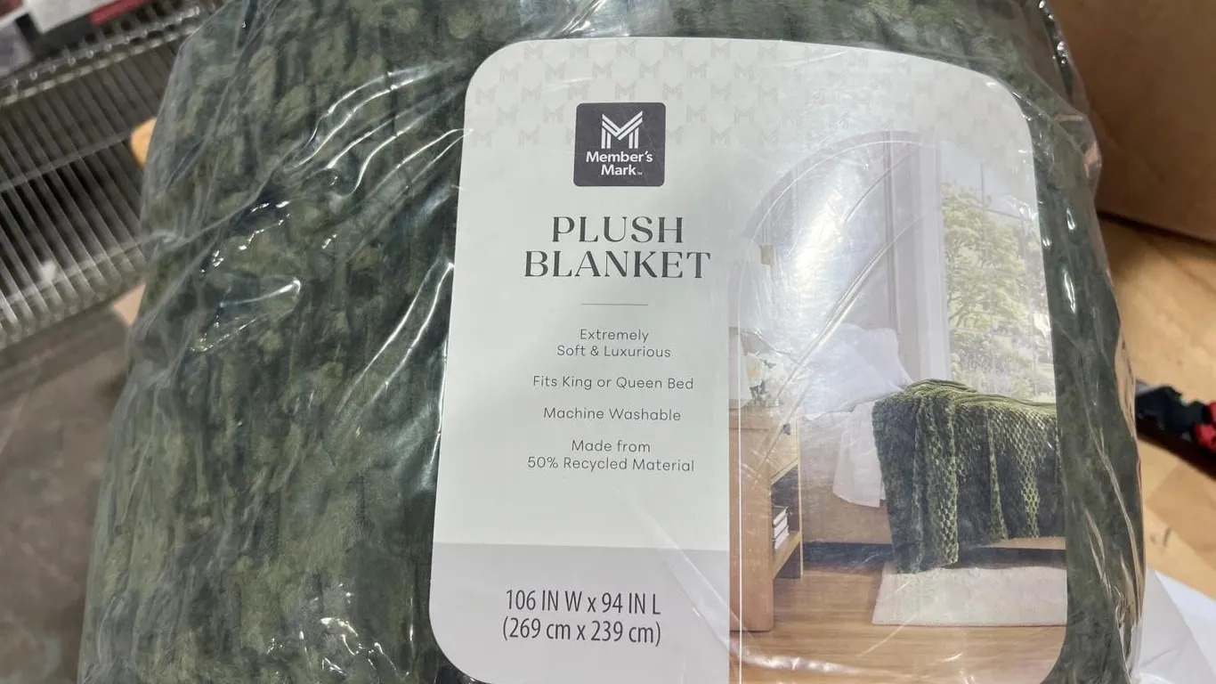 Plush Blanket 106 x 94 King or Queen Size