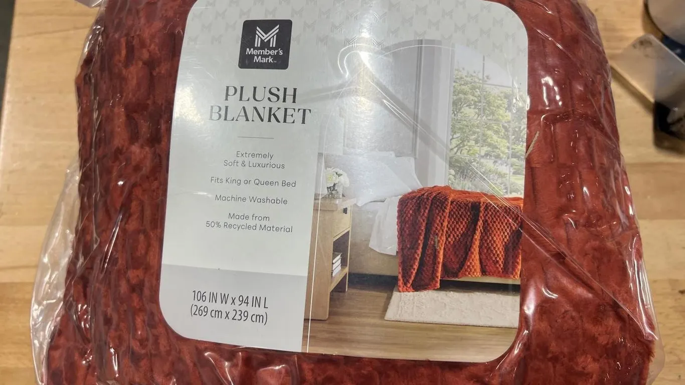 Plush Blanket 106 x 94