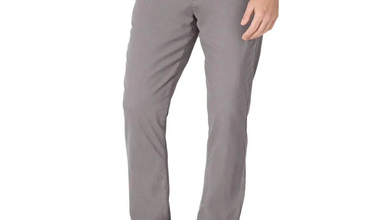 Amazon Essentials Athletic-Fit Chino Pants 33x32
