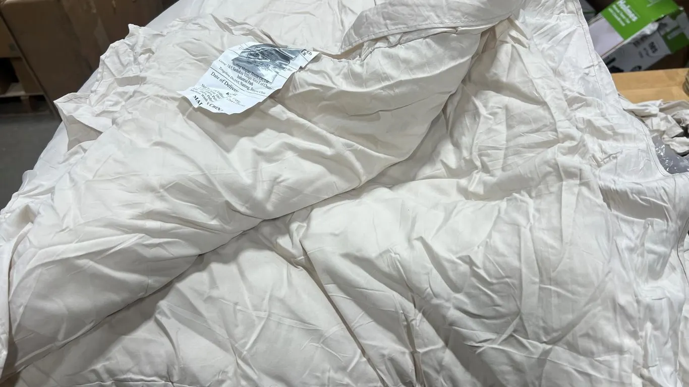 King Comforter With 2 Pillow Cases