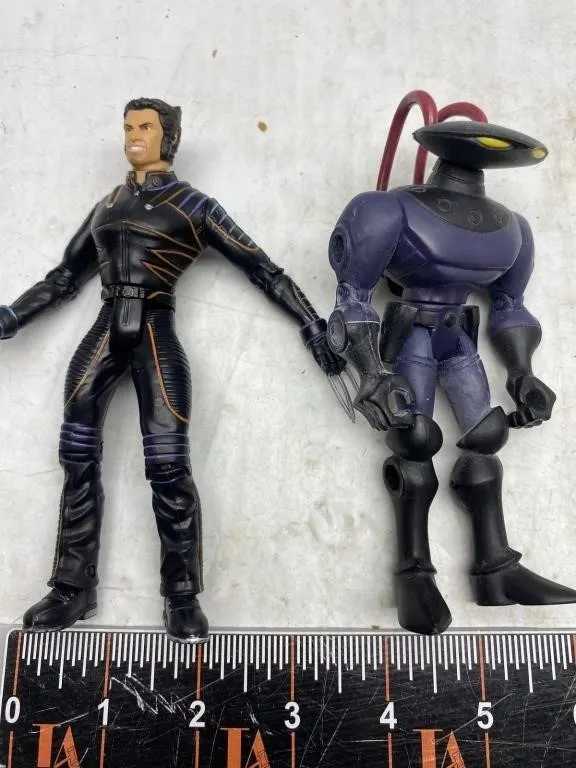 X-Men Wolverine & Robot Action Figures