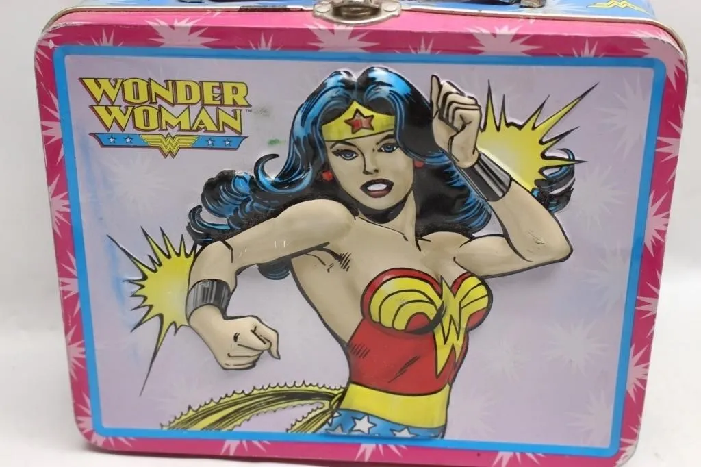 Wonder Woman metal lunch box