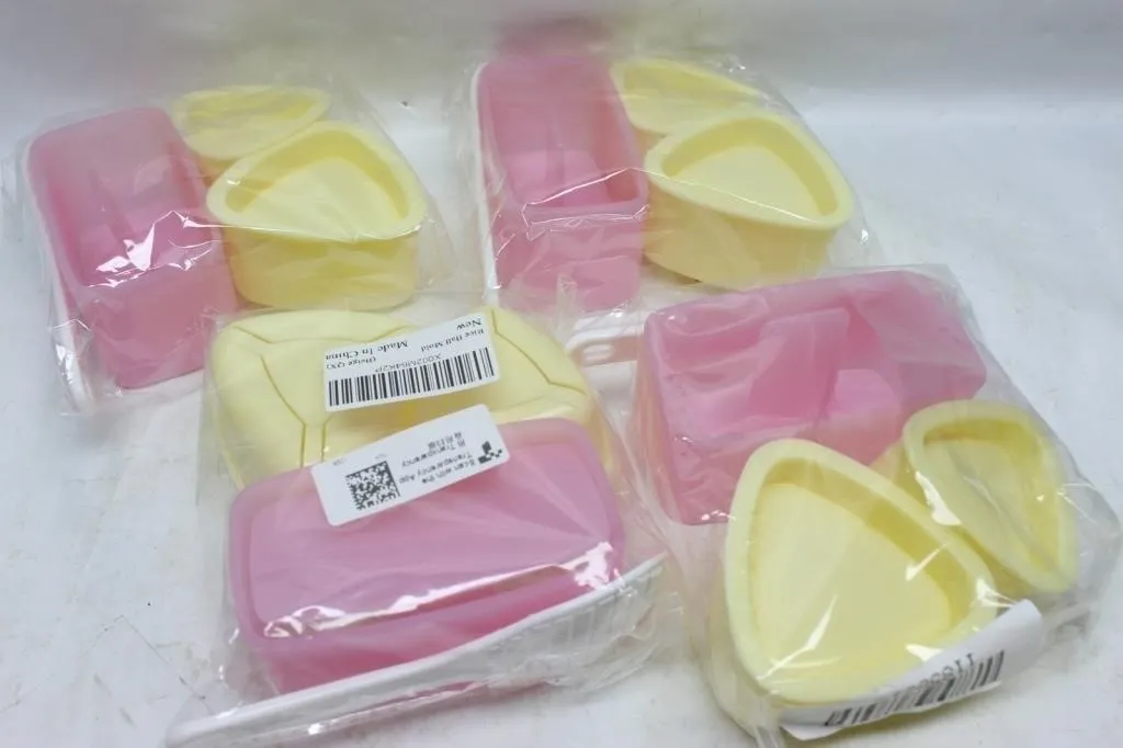 Sony Pink Digital Camera & Bath Sponges Lot