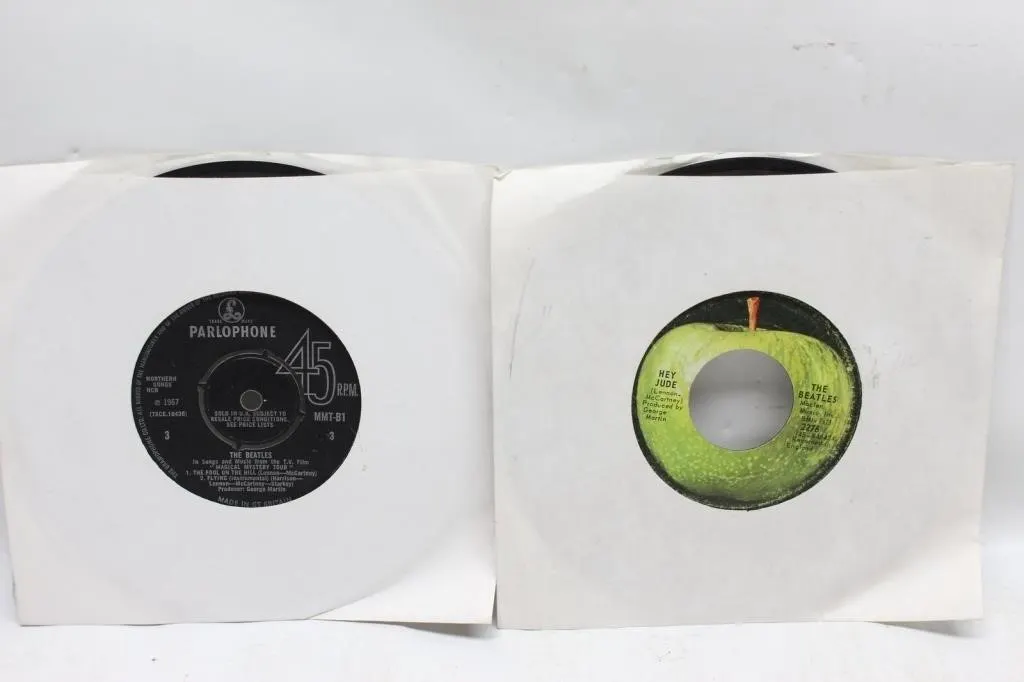 Beatles 45 RPM Records: Hey Jude / Magical Mystery