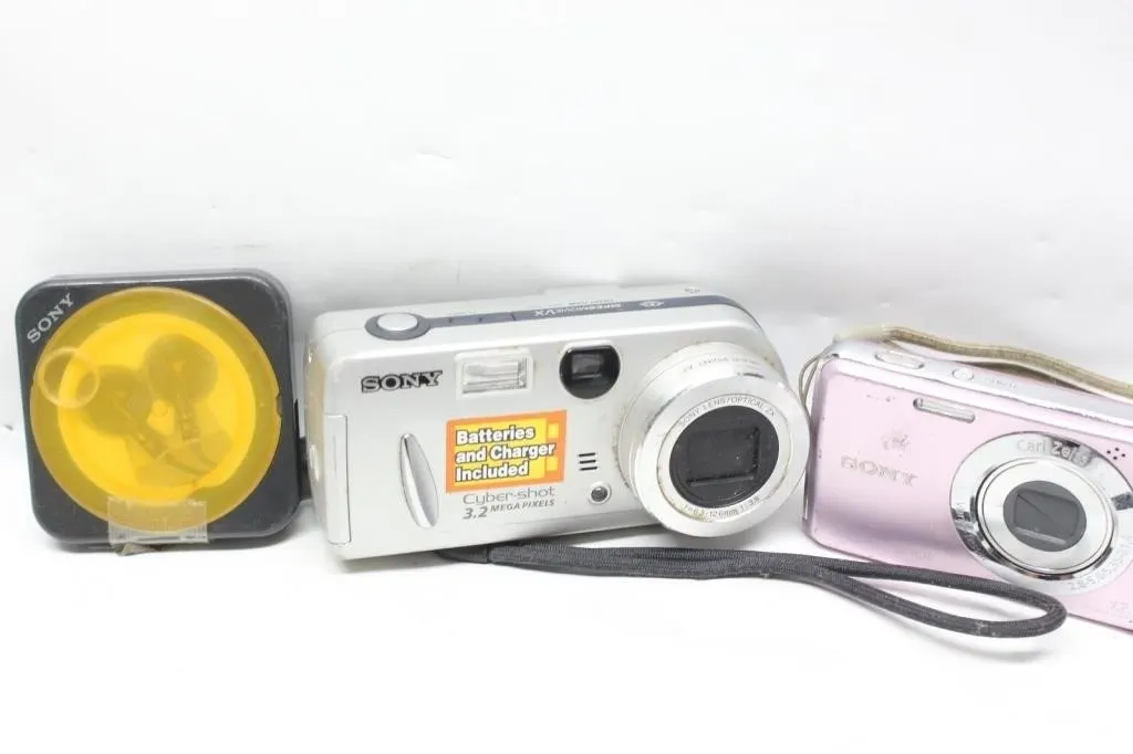 Sony Cyber-shot Digital Camera Lot (DSC-P52,