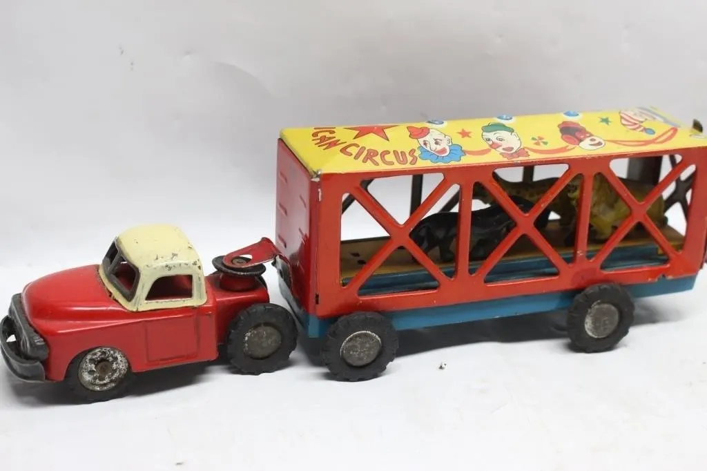 Circus Truck Toy & Case Cone Clutch Parts Lot