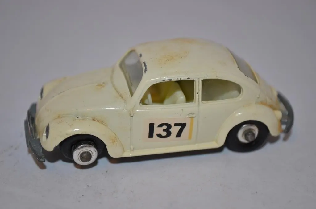 1968 Matchbox No. 15 Volkswagen 1500 Saloon