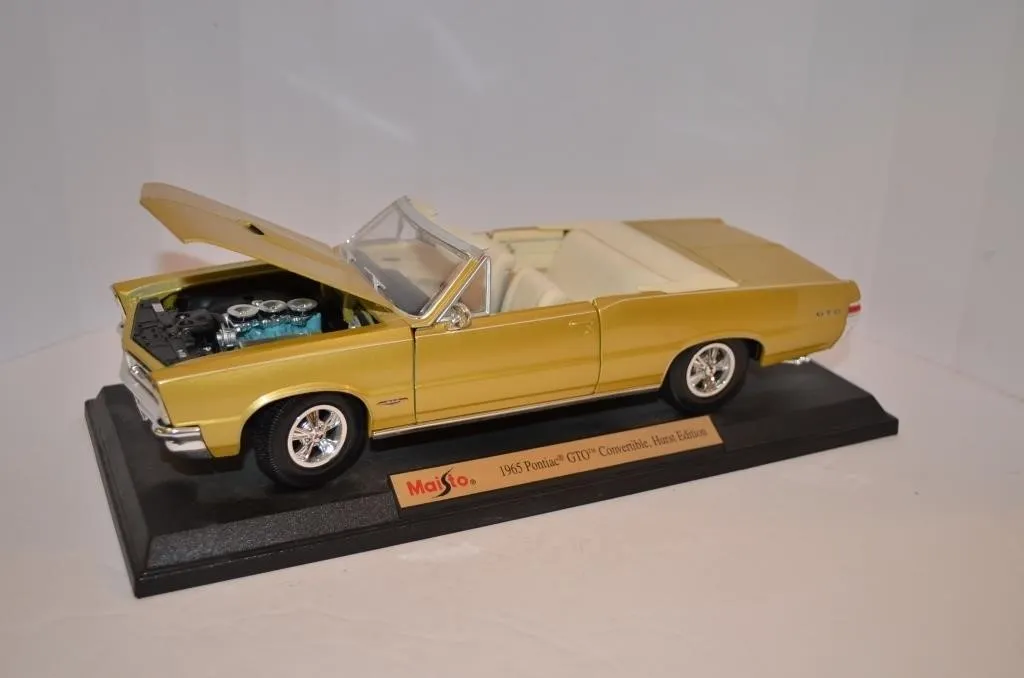 1:18 scale diecast model of a 1965 Pontiac GTO