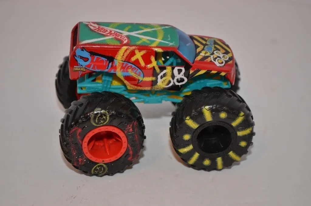 1:64 scale Hot Wheels Monster Trucks Demo Derby