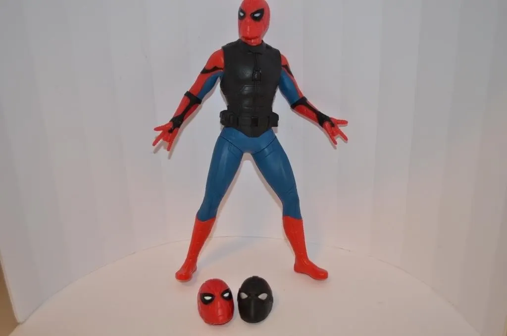 Spider Man Far From Home Deluxe 13-Inch Web Gear