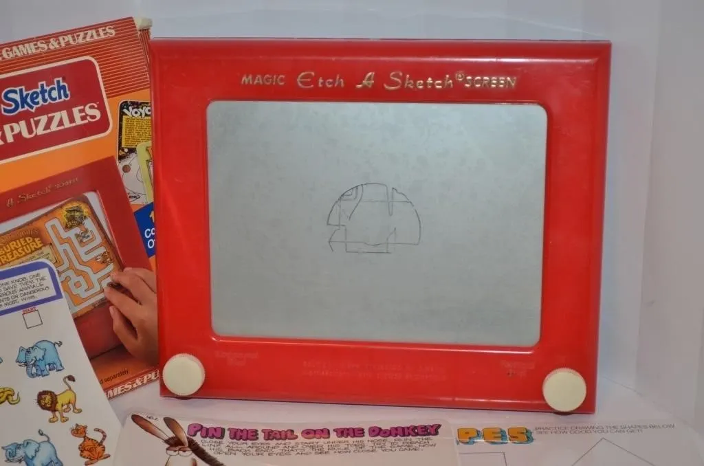 Vintage 1973 Etch A Sketch Art Magic Screen Toy as