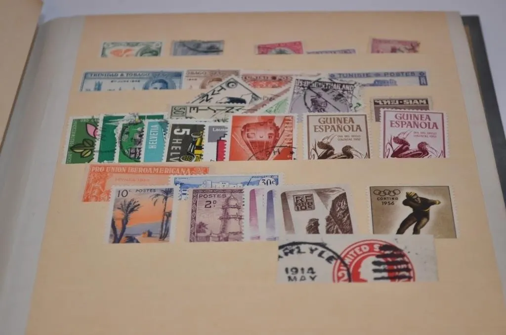 Mixture of mid-20th-century worldwide definitive