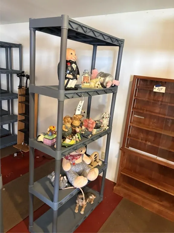 Shelf & Contents. Pig D�cor