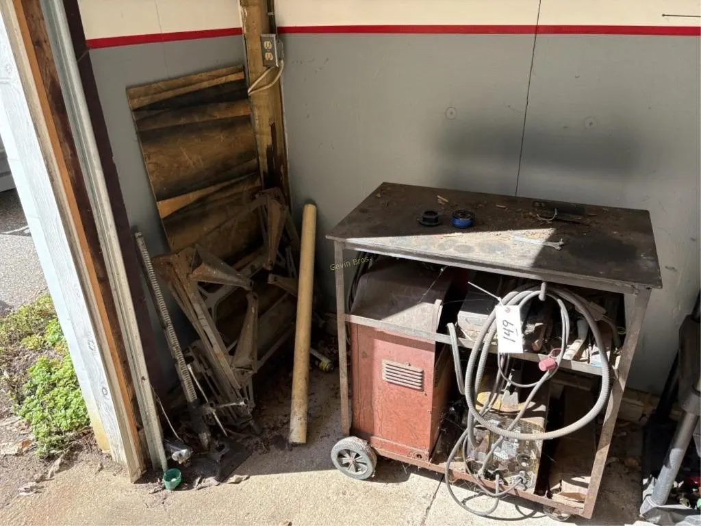Lincoln & other Welder w/corner contents