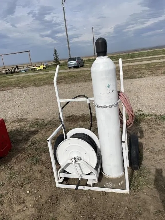 Oxygen Bottle On Cart W/ Hoses