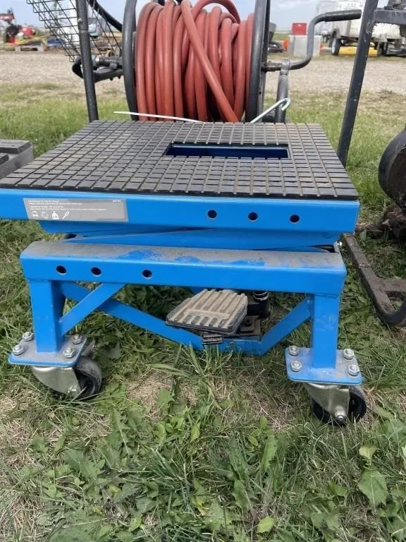 Blue Dirt Bike Lift