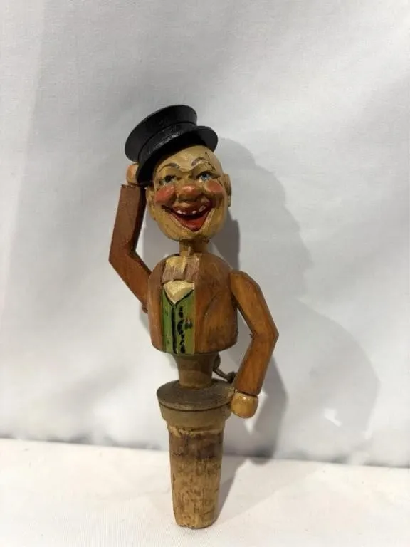 Vintage mechanical wooden cork topper (guy