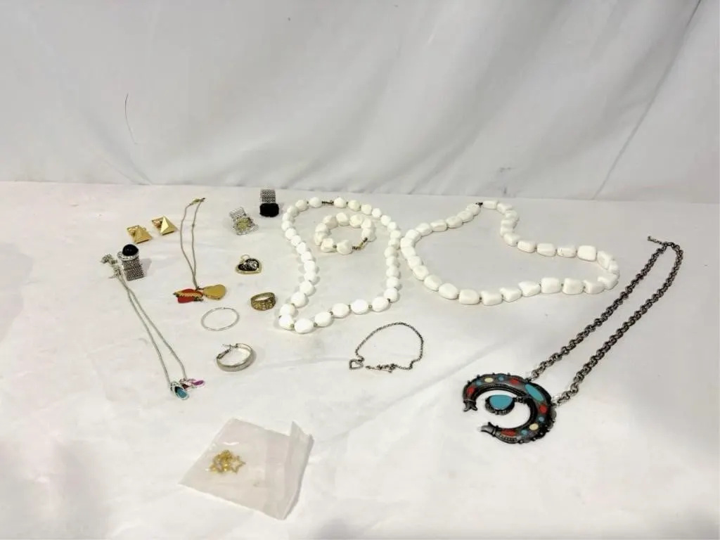Vintage jewelry, Some broken and earrings