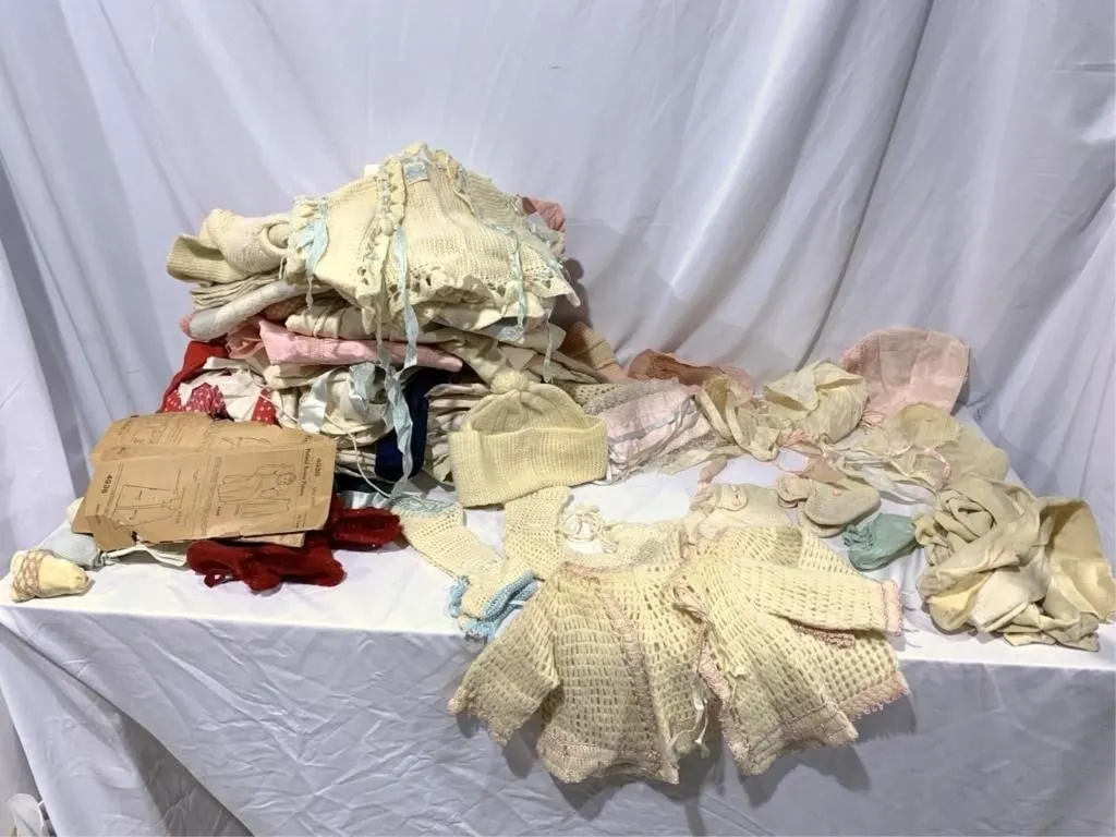 Vintage baby/children clothing, includes bonnets,