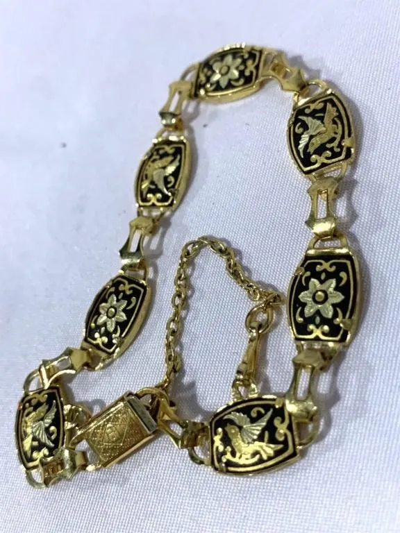 Bracelet, gold with flowers