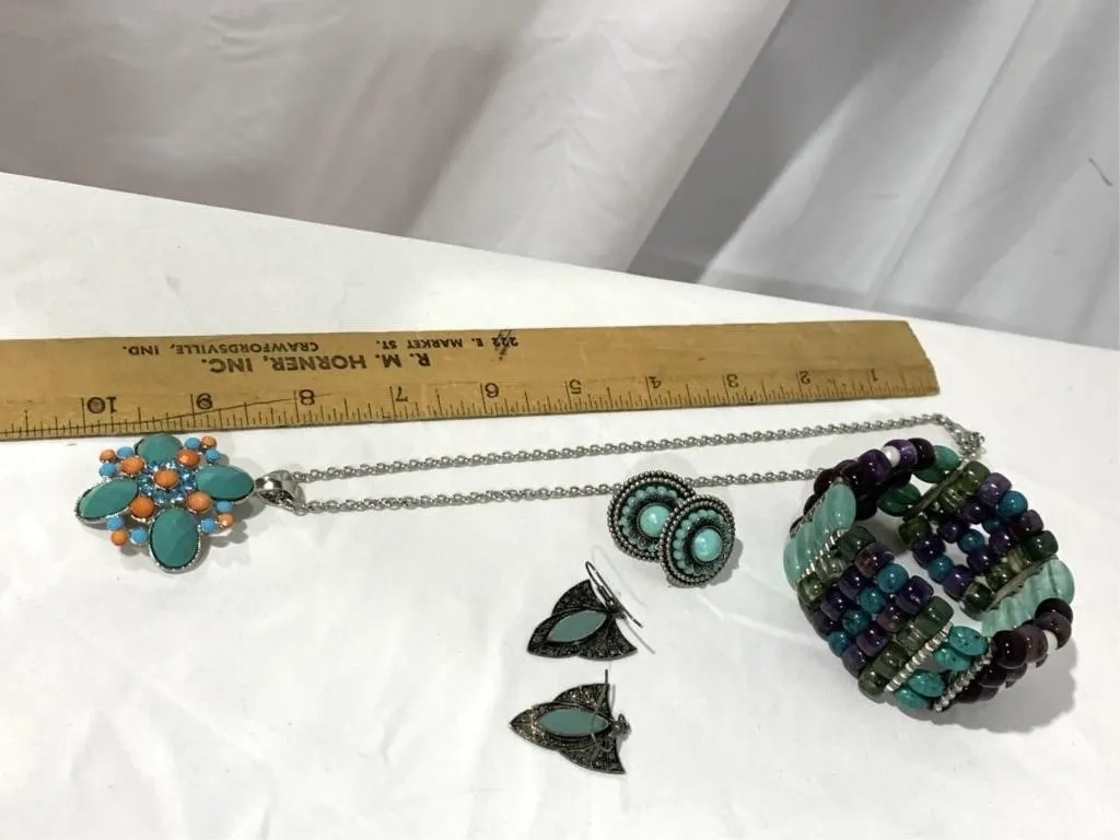Vintage costume jewelry (necklace, earrings,