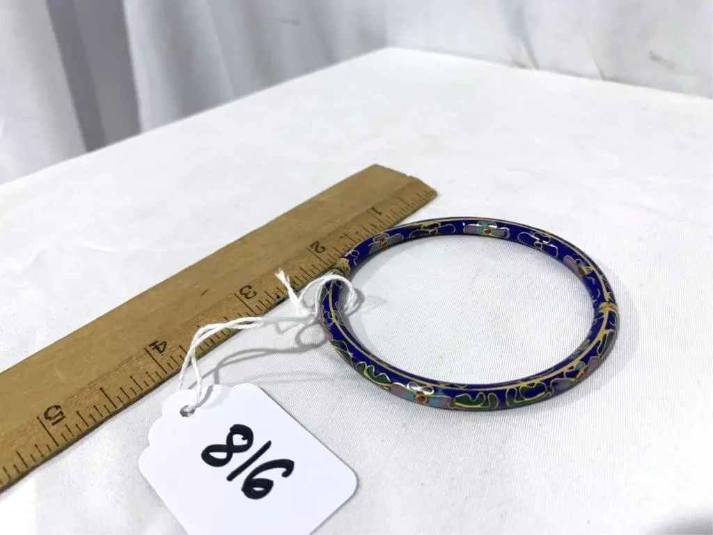 Bracelet with flowers