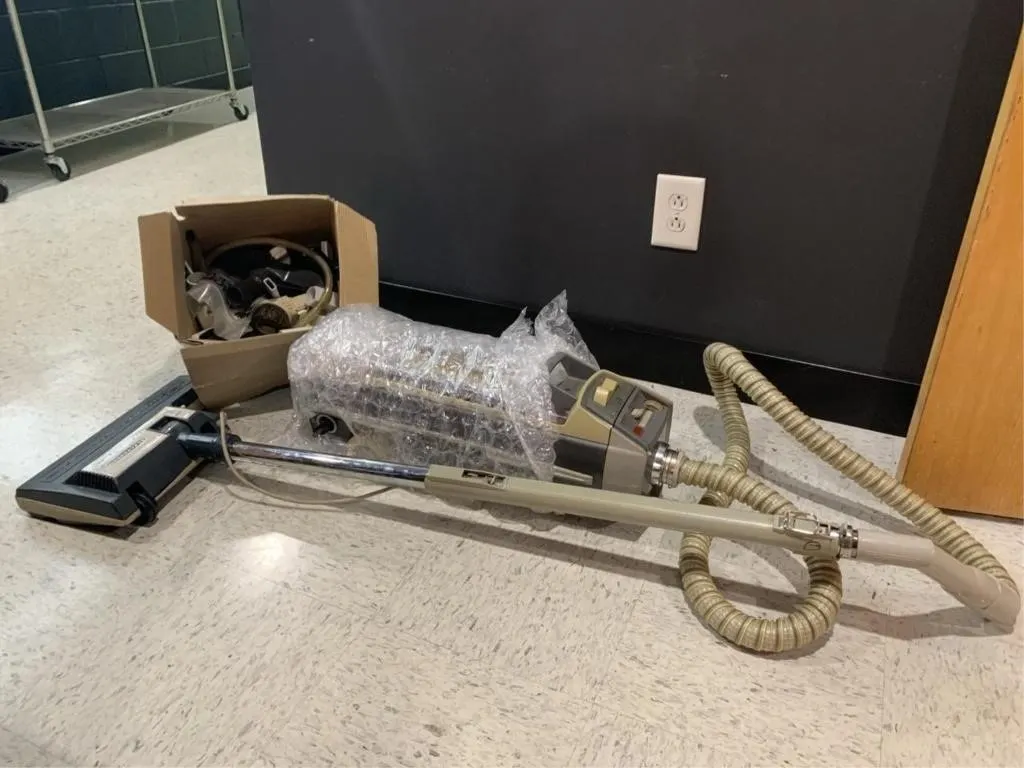 Electrolux sweeper, with pieces/attatchments