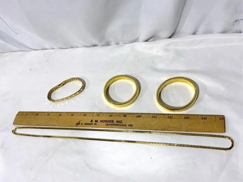 Vintage costume Goldtone jewelry (necklace &