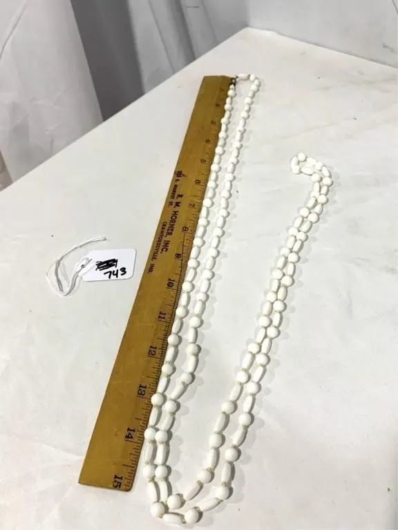 Vintage Costume jewelry, White bead necklace