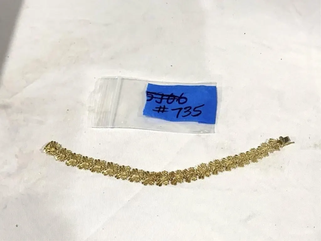 14K Ladies Bracelet Approximately 9 Grams,