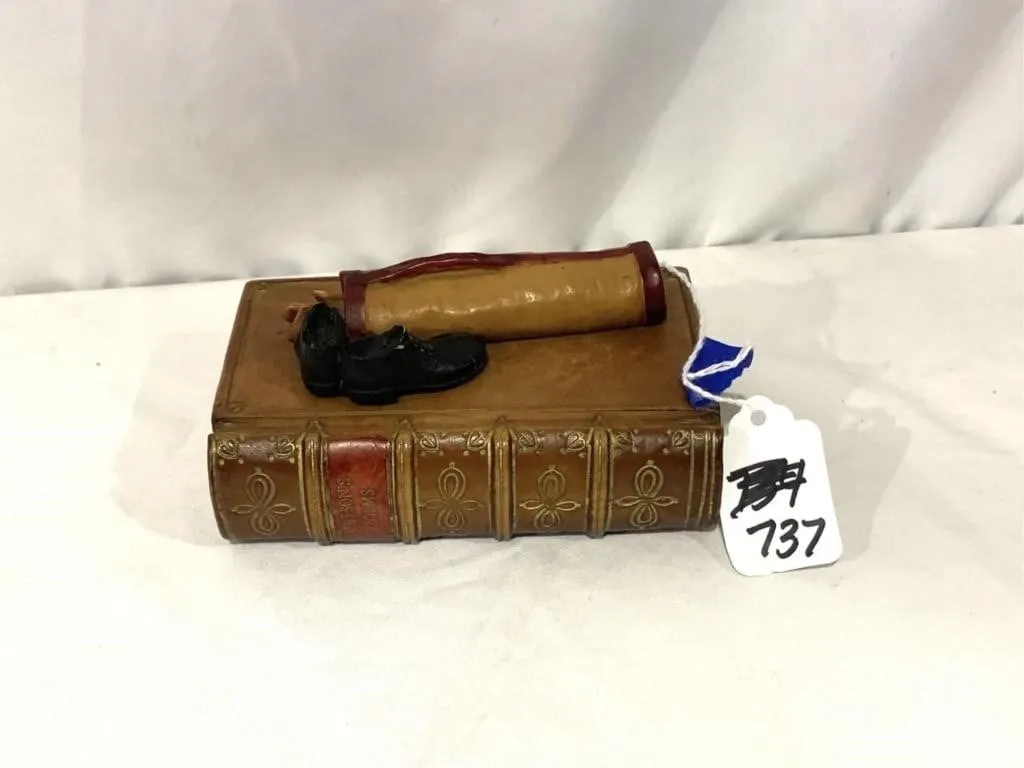 Decora box (book with golf clubs & shoes)