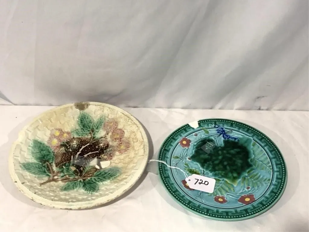 2 lots: 1 Villeroy & Boch Majolica Fern Leaf Plate