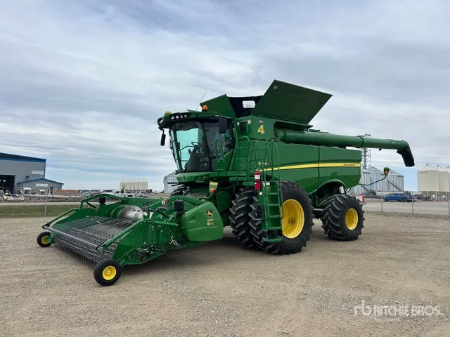 2012 John Deere S690 Combine Harvester