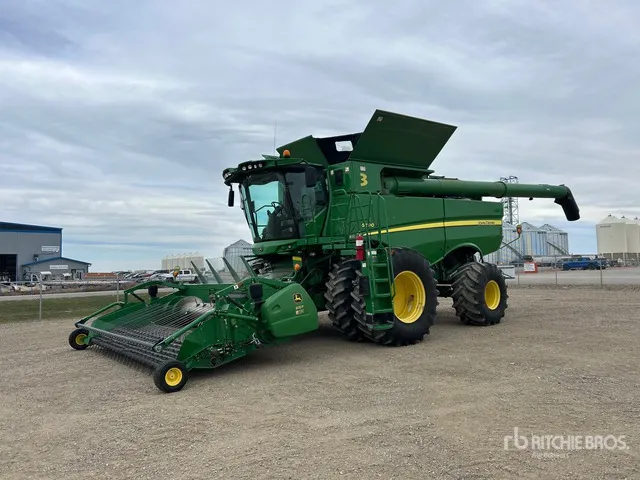 2012 John Deere S690 Combine Harvester