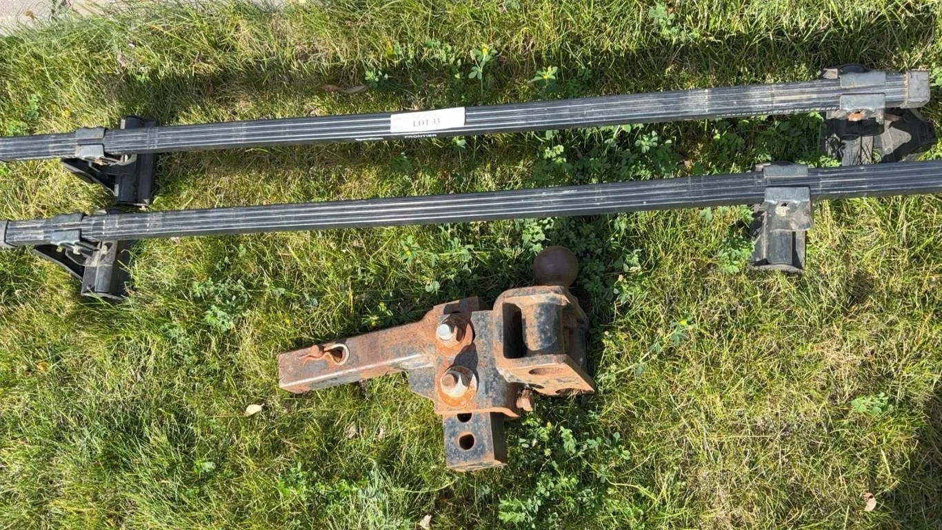 Trailer Hitch And Frontier Roof Cross Bars