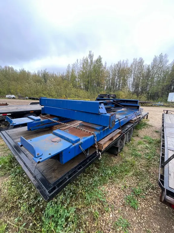 4 Post Hoist