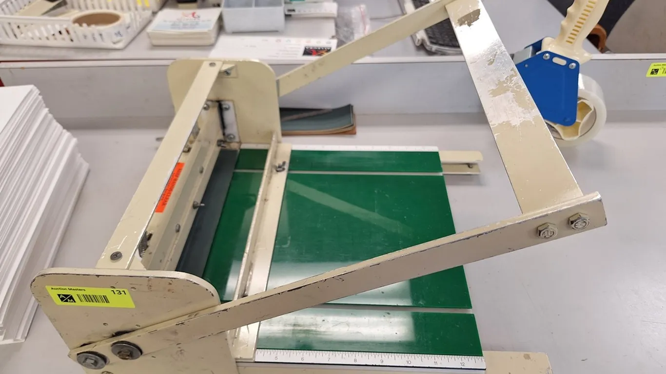 Manual Paper Scoring Perforator