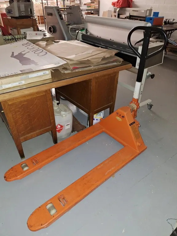 Northern Tools, 2500kg Pallet Jack