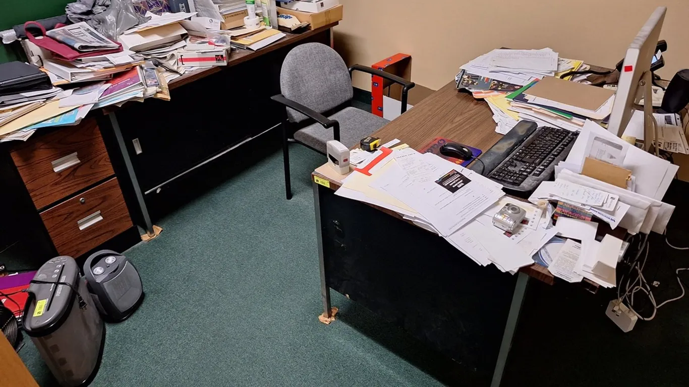 Desk with Matching Credenza, 2 File Cabinets, 2 Chairs, Desk is 5'x32"x25"