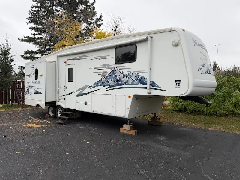 2006 Montana 29' 5th Wheel Travel Trailer
