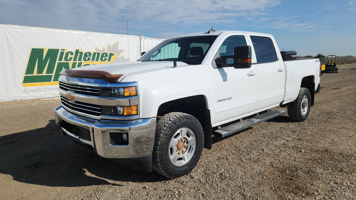2018 Chevrolet Silverado 2500HD 4x4 LT 4dr Crew Cab