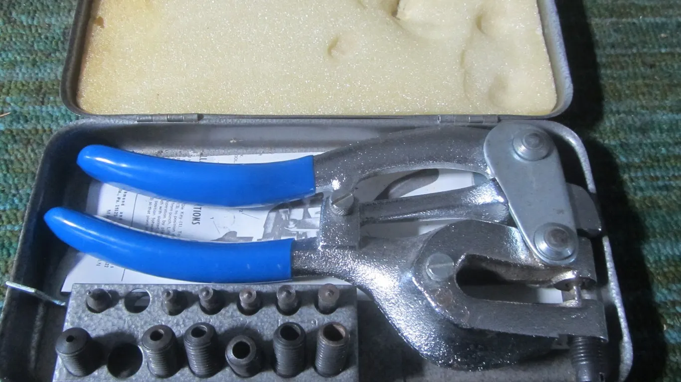 Lustre Line #8500 Power Puncher Metal Hole Punching Tool Kit