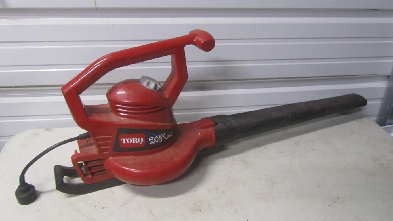 Toro Rake & Vac Electric Blower