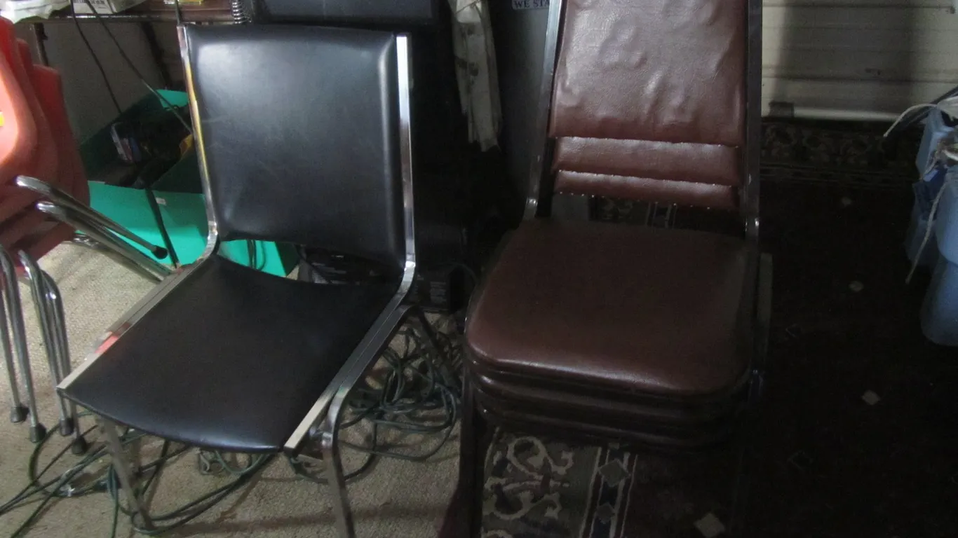 (4) Chairs